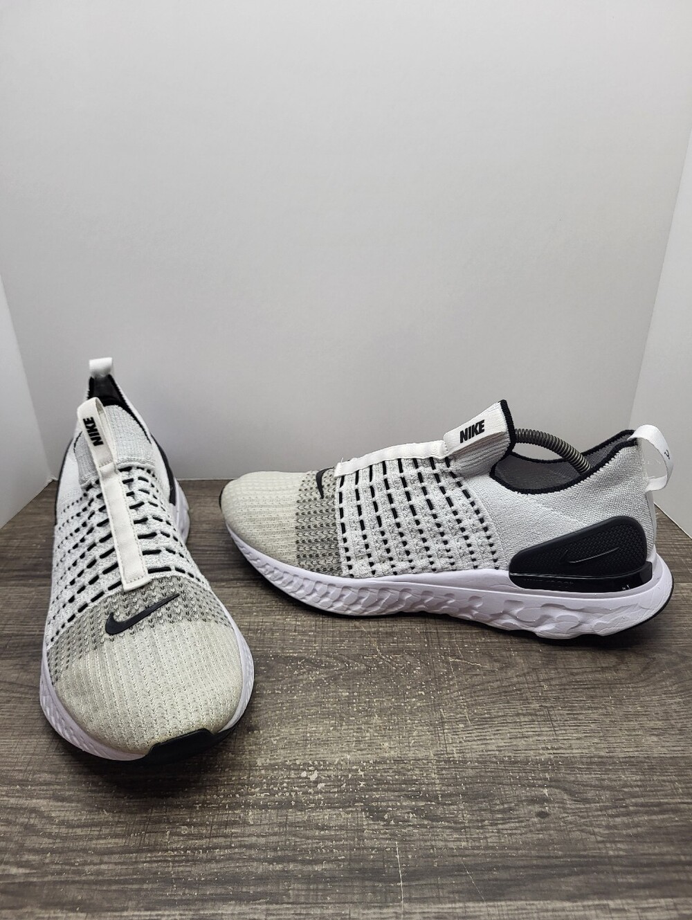 Nike React Phantom Run Flyknit 2 Mens 11.5 White Black Oreo Slip On Shoes